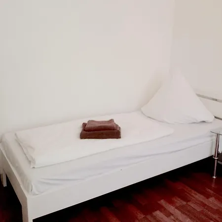 Hostel Rooms&apartments Near Zoologischer Garten Berlijn