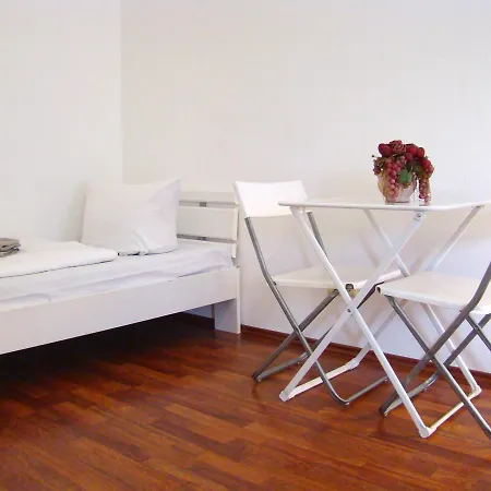 Rooms&apartments Near Zoologischer Garten Hostel *