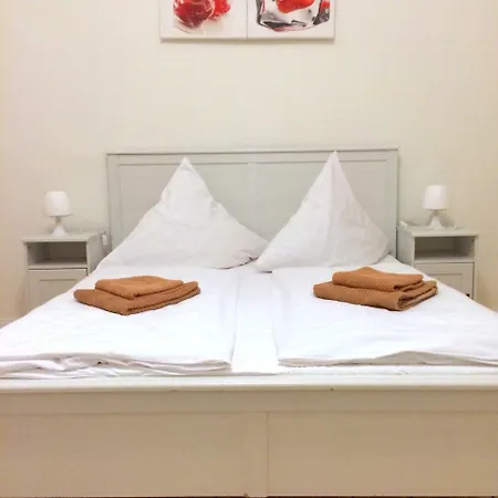 Rooms&apartments Near Zoologischer Garten Hostel Berlijn